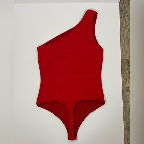 NWOT FREE PEOPLE Sexy Red One Shoulder Bodysuit- S - Picture 3 of 6
